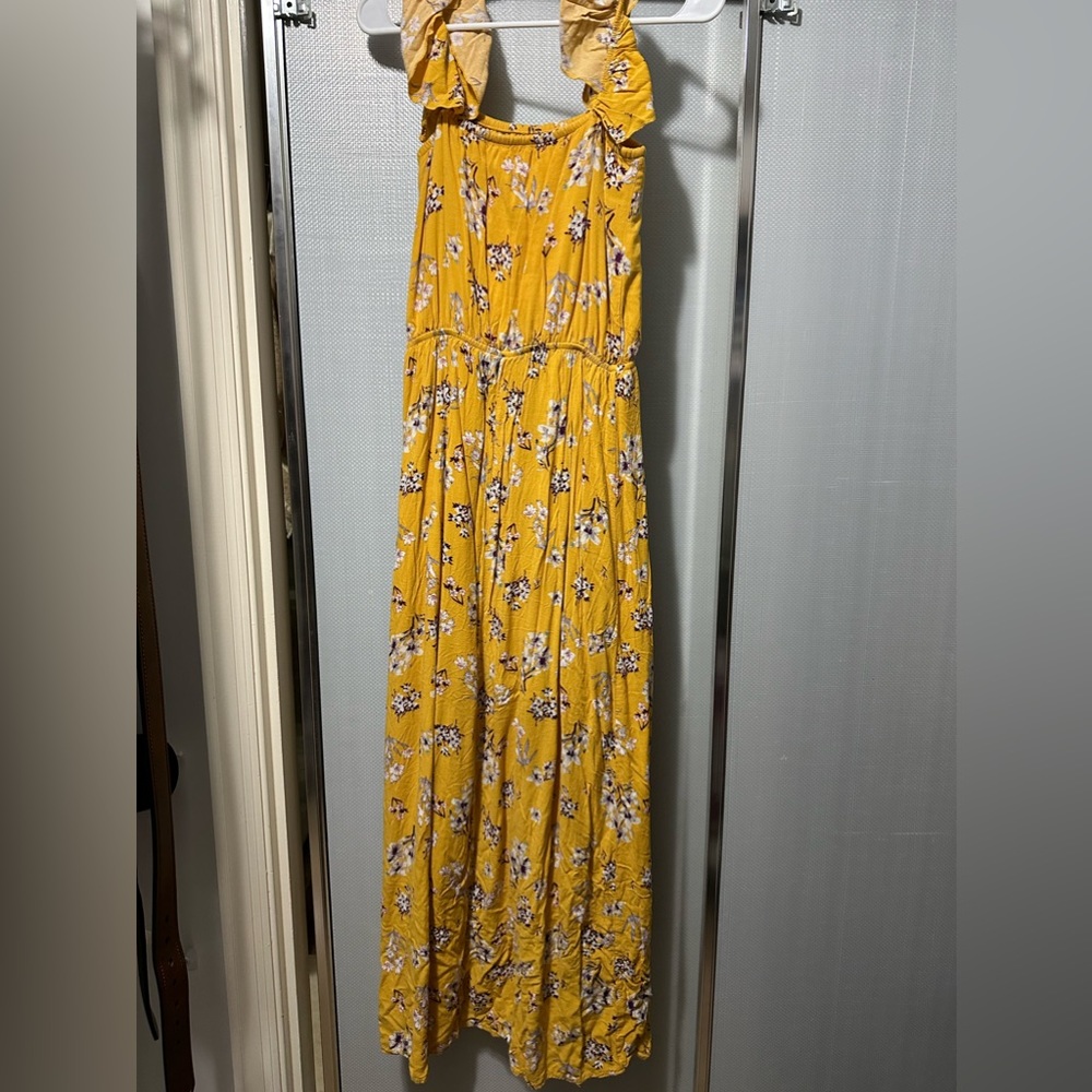 Love this sun dress maxi! Great for date night or just going out with friends